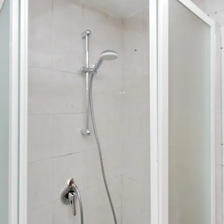 Lucky בית הארחה 3*