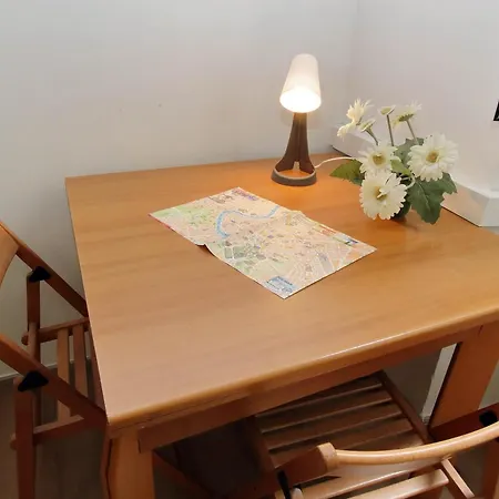 Lucky בית הארחה